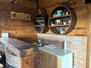 Interior - Wooden house with pool and views of Medvednica and vineyards (Kupljenovo)