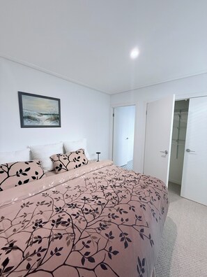 2 bedrooms, WiFi, bed sheets - Private Ground-floor with Own Entrance –  Lighthouse Beach (Port Macquarie)