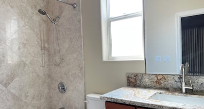 Enjoyable 3-bedroom townhome with AC in charming Azusa