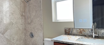 Enjoyable 3-bedroom townhome with AC in charming Azusa
