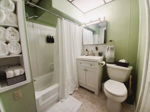 Hair dryer, towels, soap, toilet paper - This Old House 3 bdrm - everything you need & a  little bit of  charm (Howard)