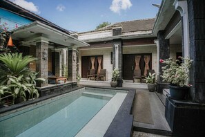 Phòng đôi Deluxe, quang cảnh hồ bơi | Hồ bơi | Hồ bơi ngoài trời 