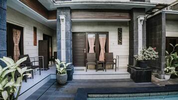 Deluxe Double Room, Pool View | Terrace/patio