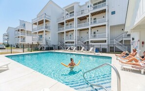 Pool - Bikini Bottom - Ocean Breeze Condo, Pool, Ocean View, Pets OK, Flex Stays (Kill Devil Hills)