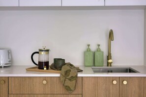 Interior - Miro Guesthouse - Palm Beach on Your Doorstep (Waiheke Island)