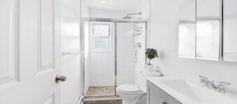 Stylish 3BR Home • Game Room • Free Parking • Sleeps 16