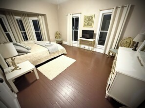 5 Schlafzimmer, Bügeleisen/Bügelbrett, Reisekinderbett, kostenloses WLAN