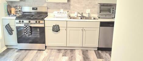 Microwave, oven, stovetop, dishwasher