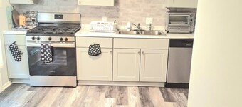 Serene 3-bedroom townhome with AC in charming Wilmington