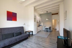 Smart TV - Barcelona appartment in city center (Barcelona)
