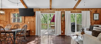 Moneta Memories — Hot Tub & Fire Pit