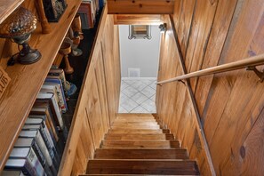 Interior - Moneta Memories — Hot Tub & Fire Pit (Moneta)