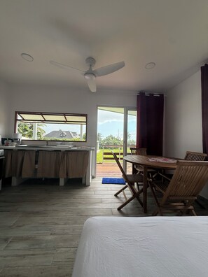 Dining - Tuava - Mirimiri Lodge (Tumaraa)