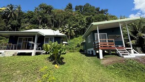 Bungalow – classic, terrasse, hageutsikt | Eksteriør