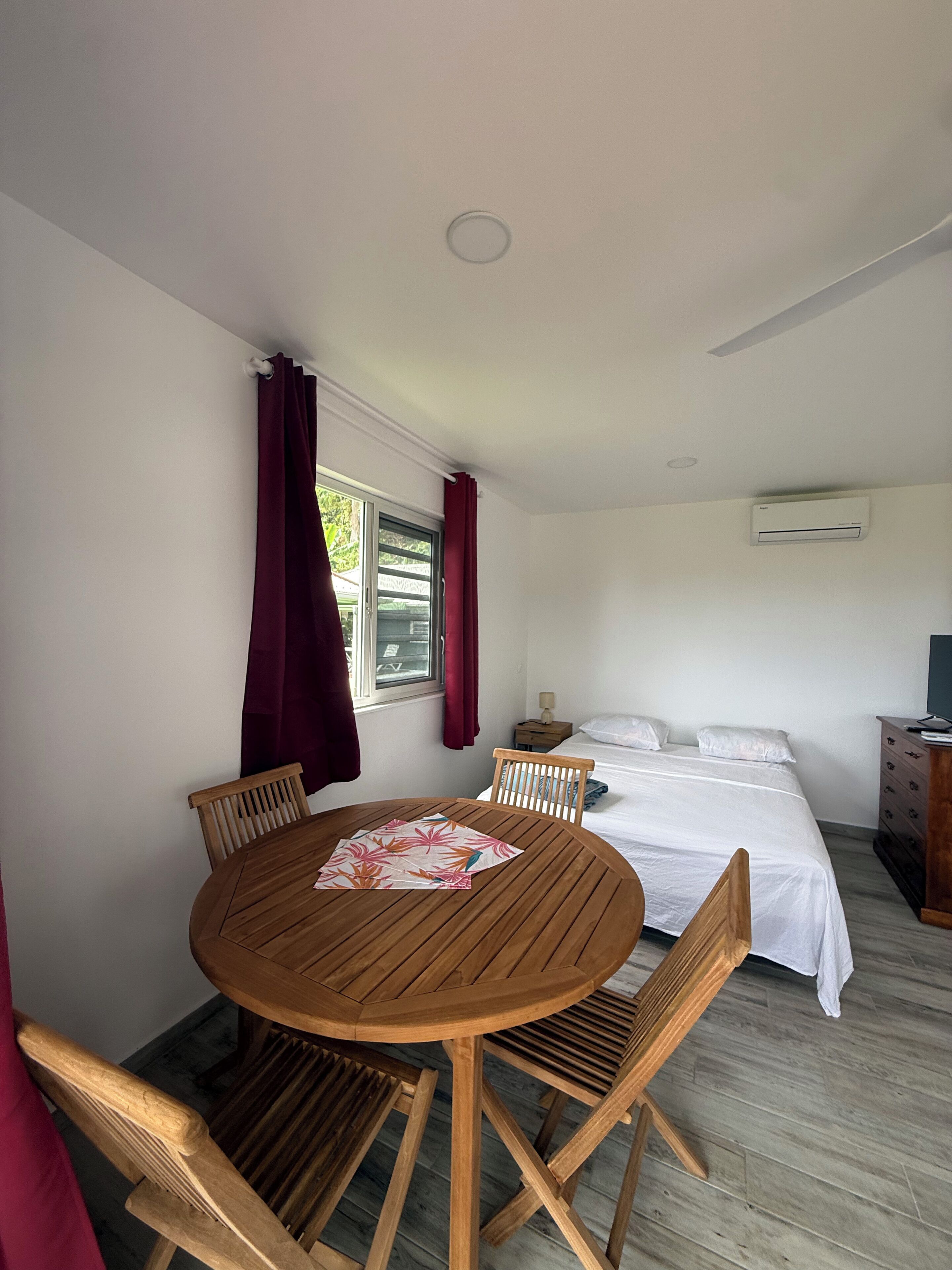 Classic Bungalow, Patio, Garden View