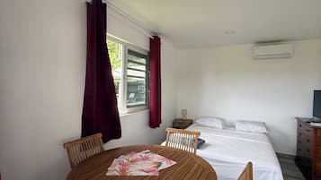 Classic Bungalow, Patio, Garden View