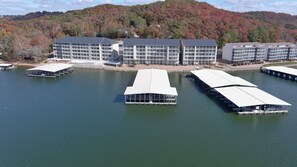 Exterior - Peaceful, Newly Built Lakefront Condo, w/ PWC Slip, Screened Balcony, 2 Pools & Elevator (Camdenton)