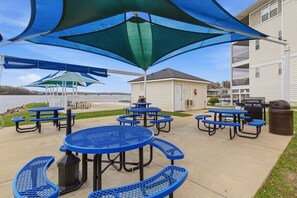 Outdoor dining - Bright Lakefront Condo, Amazing Views, Pools, Hot Tub (Osage Beach)