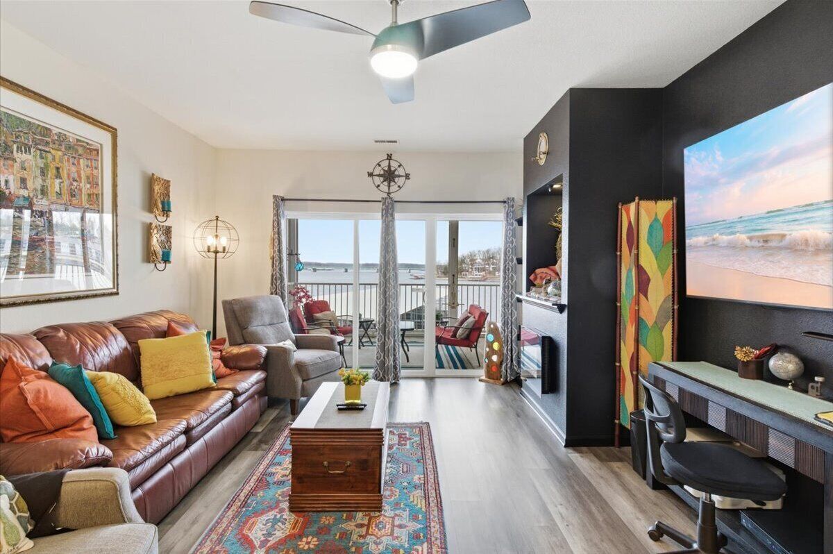 Smart TV, fireplace, books, printers