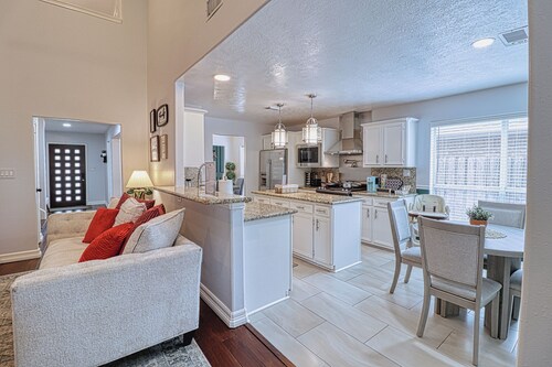 Luxury House-Gameroom-Arcade-Kid Games-Sleep 12-Houston-Sugarland