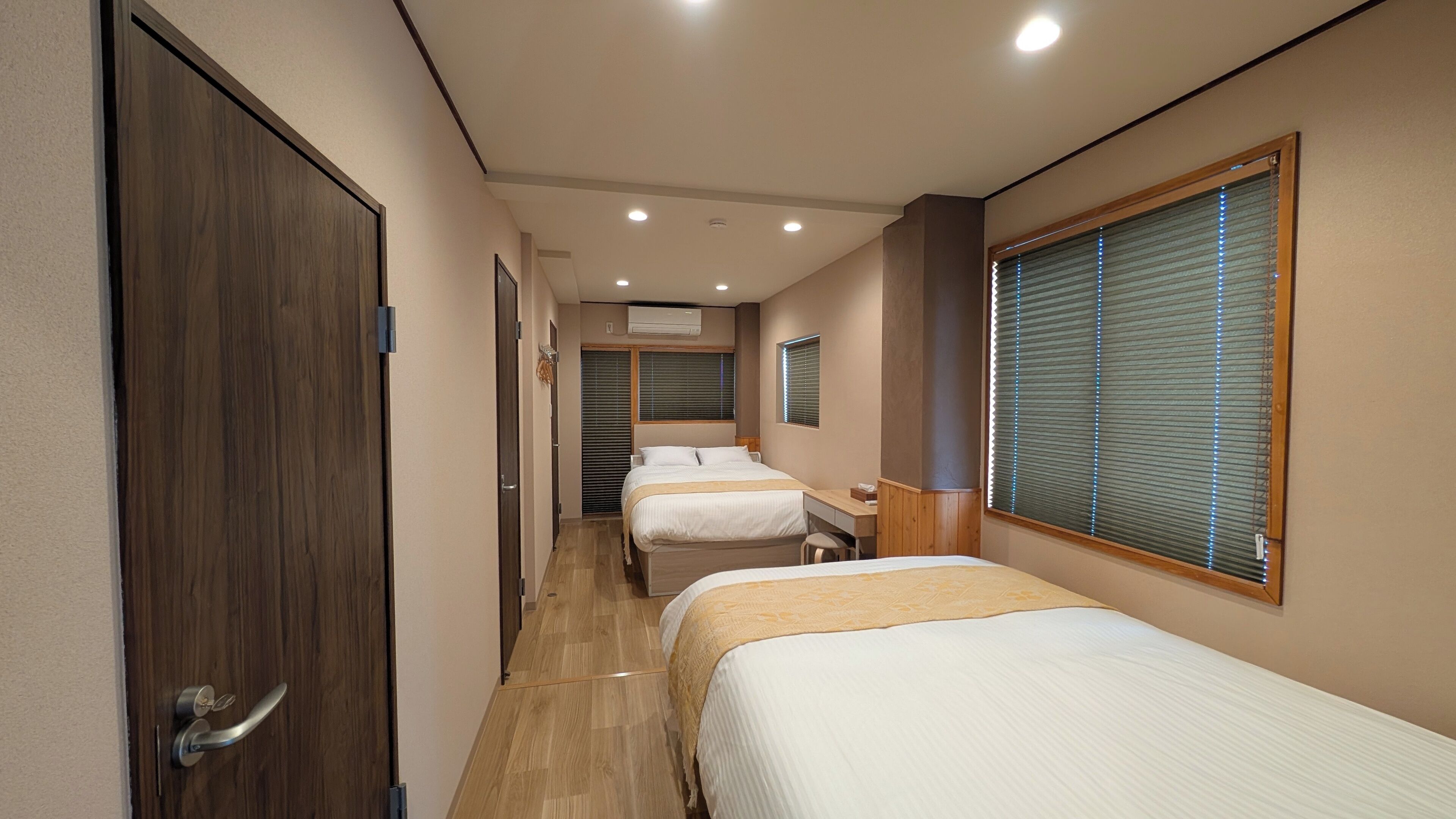 Luxury House, Balcony | Blackout drapes, iron/ironing board, free WiFi, bed sheets