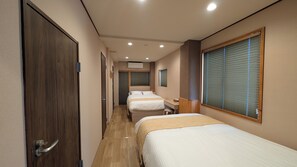 Luxury House, Balcony | Blackout drapes, iron/ironing board, free WiFi, bed sheets - Dream Stays TSUKI (Osaka)