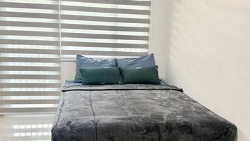 1 bedroom, bed sheets