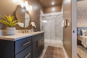 Bathroom - The Golden Hour Getaway | Rooftop Deck & POOL! (Nashville)