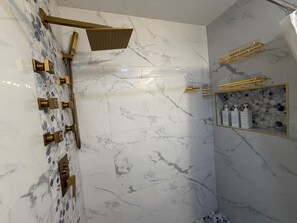 Hair dryer, bidet, towels, soap - Luxury Retreat with Pool, Jacuzzi, Game Room & Backyard Oasis (Lindenhurst)