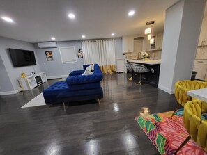 Smart TV, mesa de pingue-pongue