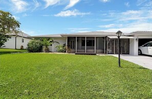Exterior - Private 1BR Waterfront Suite Near Siesta Key,Venice Beach & Warm Mineral Springs (Port Charlotte)