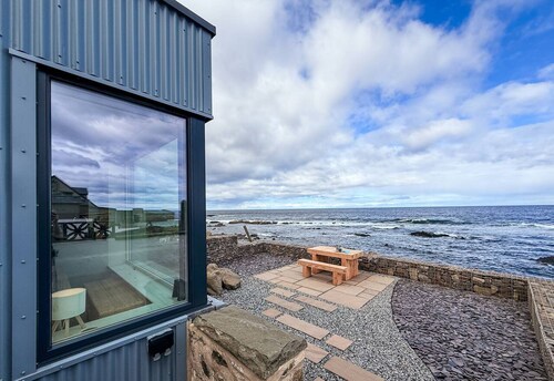 Writer s Retreat - Peaceful Cosy Seafront Retreat for Two