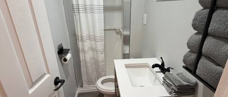 Handtücher, Seife, Toilettenpapier