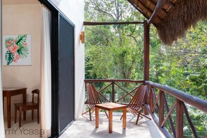 アパートメント バルコニー ガーデンビュー | 屋外ダイニングエリア