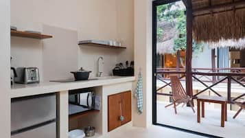 Apartment, Balcony, Garden View | Private kitchen