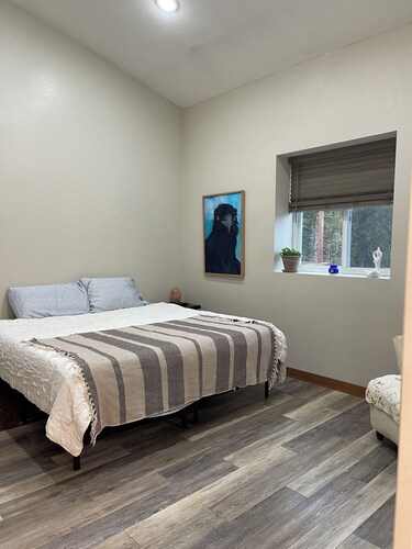 3-bedroom apartment in enchanting Ketchikan with AC
