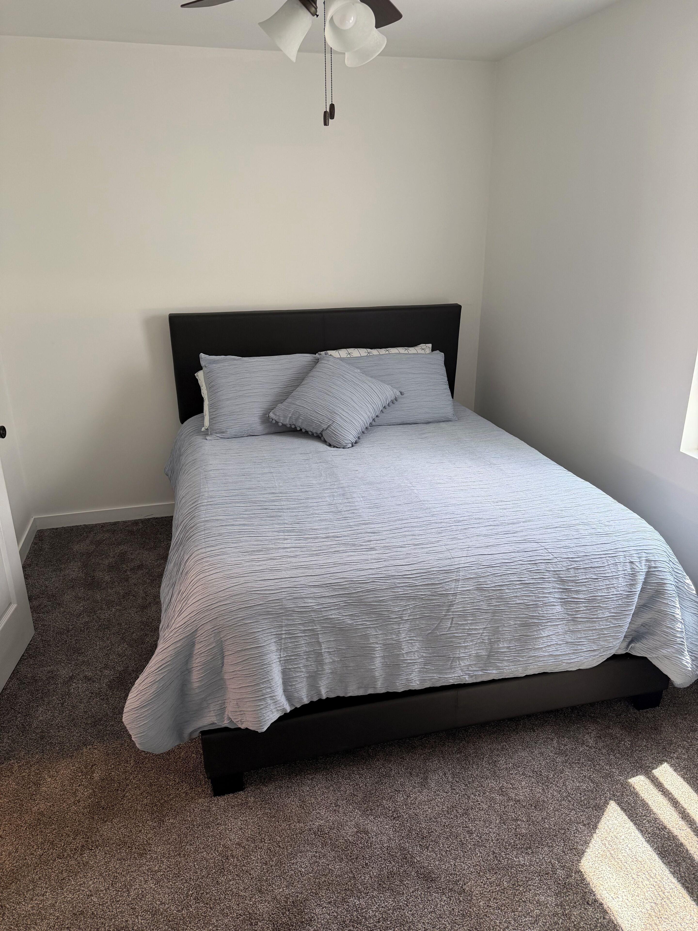 2 bedrooms, desk, free WiFi, bed sheets