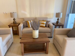 Books - One Bedroom Oceanfront - Puerto Escondido 1321 (Bajos de Chila)