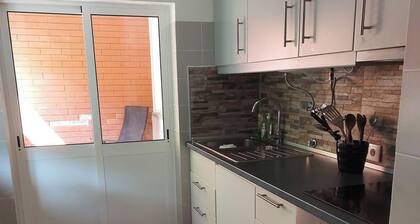 Room-warm Double Bedroom Central Beach L