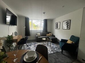 TV - Stylish 1BR Flat in Hull City Centre (Hull)