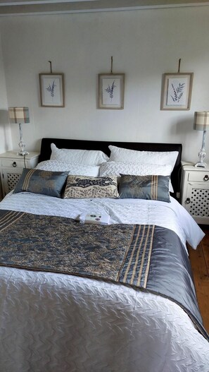 Room - Barn Sleeps 4 with Enclosed Garden (Cilcain)