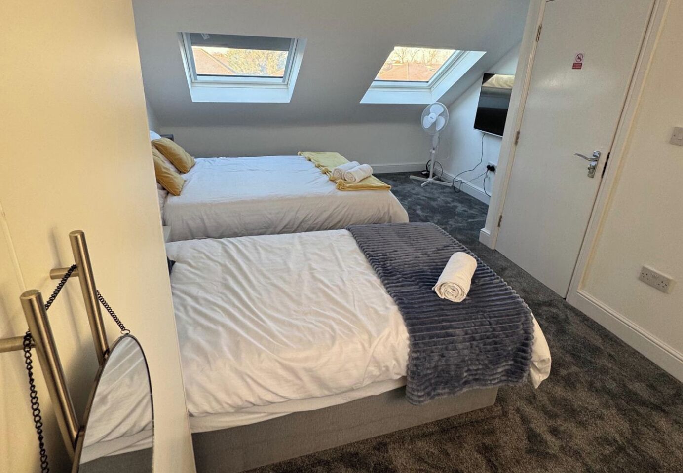 Iron/ironing board, WiFi, bed sheets