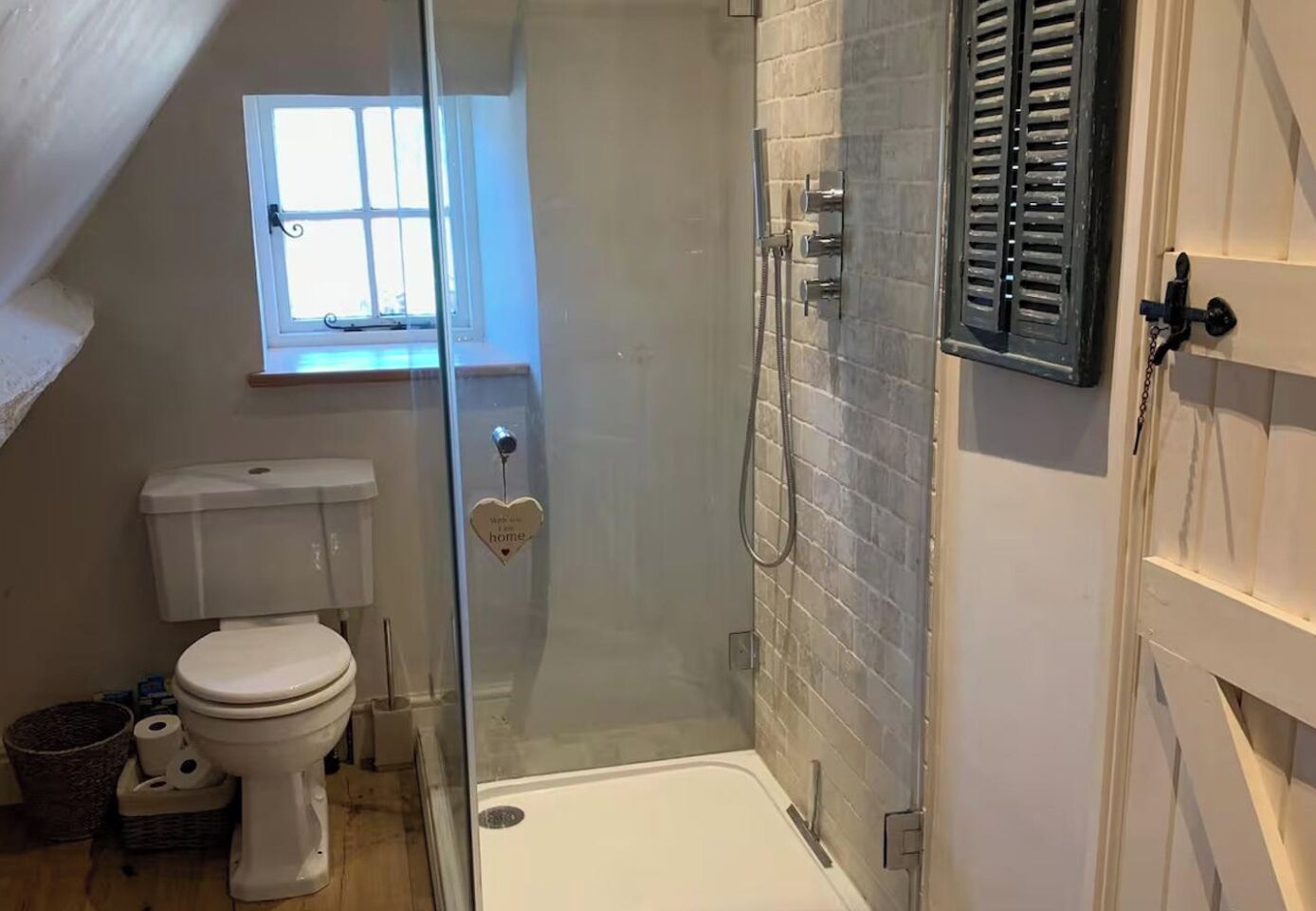 Douche, serviettes fournies