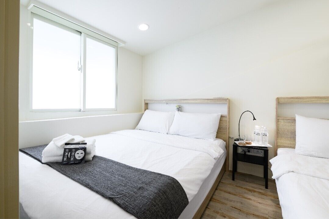 7 bedrooms, iron/ironing board, Internet