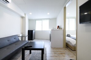 7 bedrooms, iron/ironing board, internet