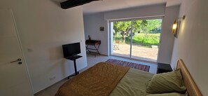 Unclassified image, 4 of 16, button - rez-de-villa 4 personnes a la plaine de peri (Peri)