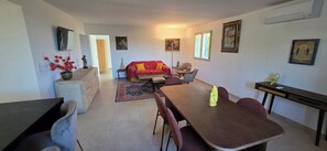 Unclassified image, 3 of 16, button - rez-de-villa 4 personnes a la plaine de peri (Peri)