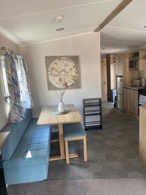 Dining - Coworth Deluxe Cabin with Garden (Carnforth)