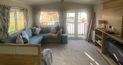 Coworth Deluxe Cabin with Garden