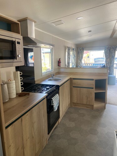 Coworth Deluxe Cabin with Garden